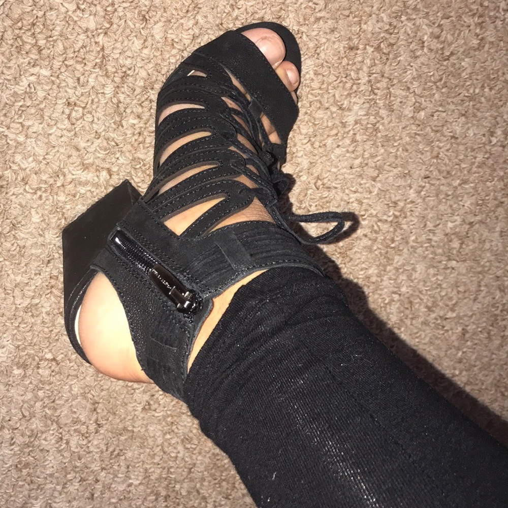 Vince Camuto Ranata Chunky Booties - Picture 5 of 5